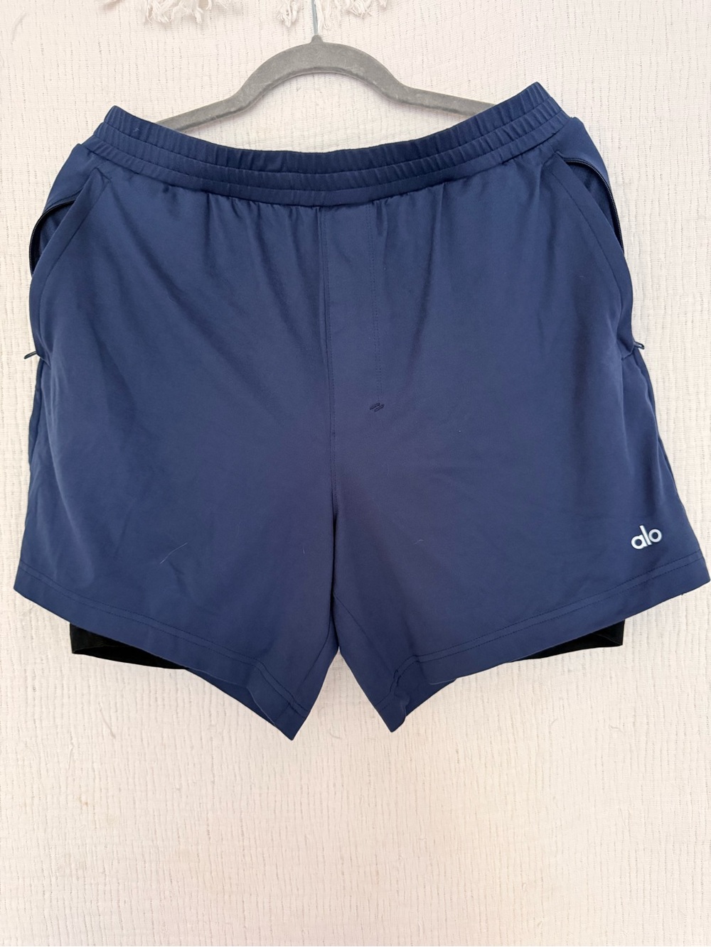 ALO Yoga Men's Navy Athletic Shorts with Built-In Liner